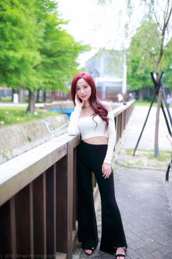 一层一层剥掉女生的衣服的